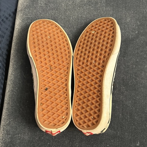 Vans - Picture 6 of 10